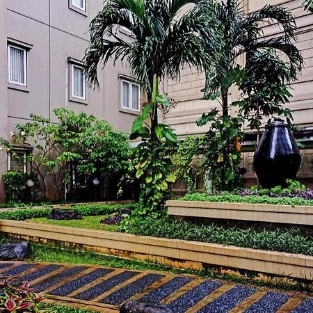 Collection O 6 Grand Palace Kemayoran Jakarta Bagian luar foto