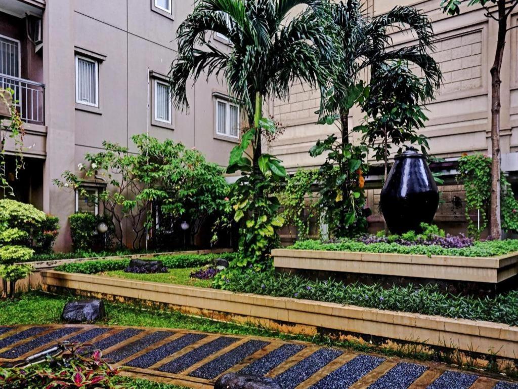 Collection O 6 Grand Palace Kemayoran Jakarta Bagian luar foto